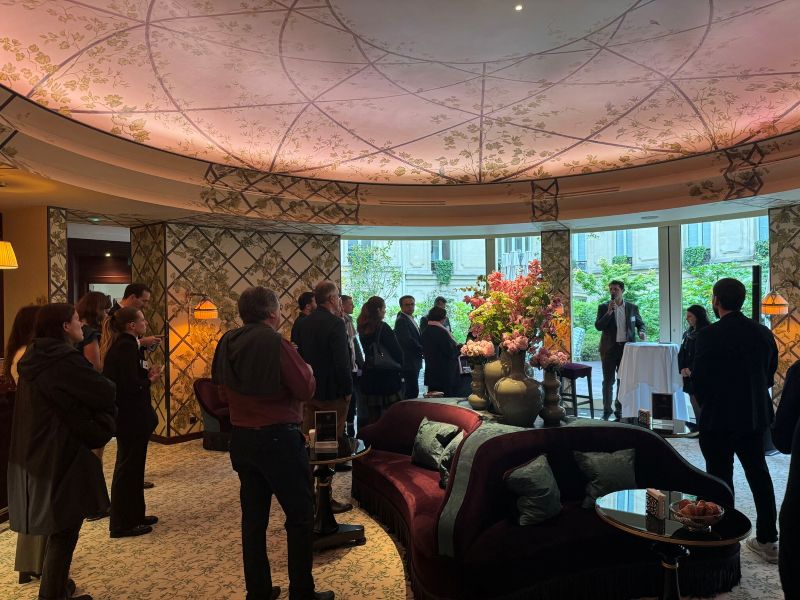 Un rendez-vous matinal au Fouquet's Paris